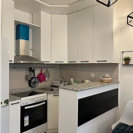 Modern Nearby Downtown & Peaceful Forest Park * Skopje