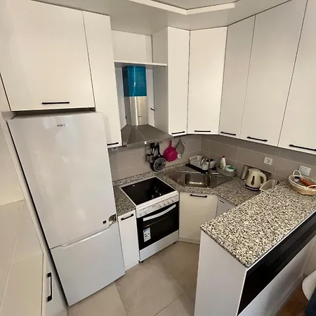 Apartment Modern Nearby Downtown & Peaceful Forest Park Skopje