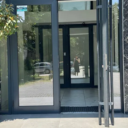 Modern Nearby Downtown & Peaceful Forest Park Apartment *